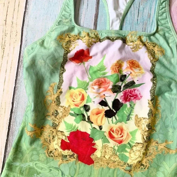 Unbranded floral roses razor back tank top size medium - Picture 3 of 7